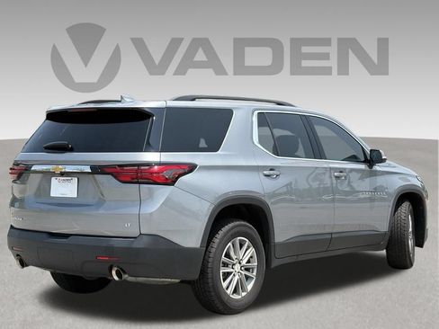 Used 2023 Chevrolet Traverse LT FWD image 12