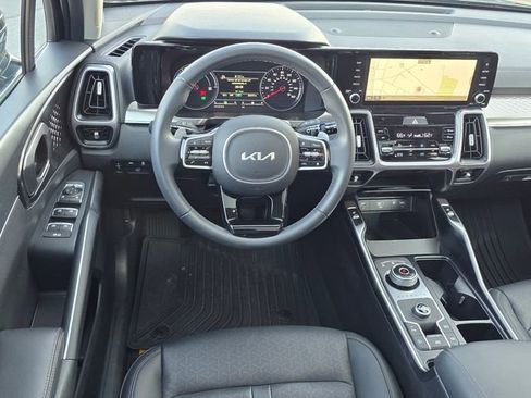 Used 2023 Kia Sorento EX w/ Panoramic Sunroof Package FWD image 11