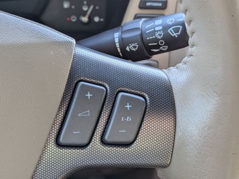 Used 2007 Cadillac XLR RWD image 24