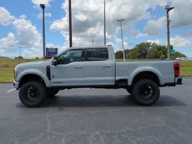 New 2026 Ford F250 Lariat w/ Black Appearance Package AWD/4WD image 8