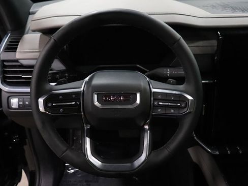 Used 2026 GMC Acadia Elevation w/ Elevation Premium Package FWD image 29