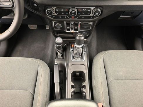Used 2024 Jeep Wrangler Sport S image 14