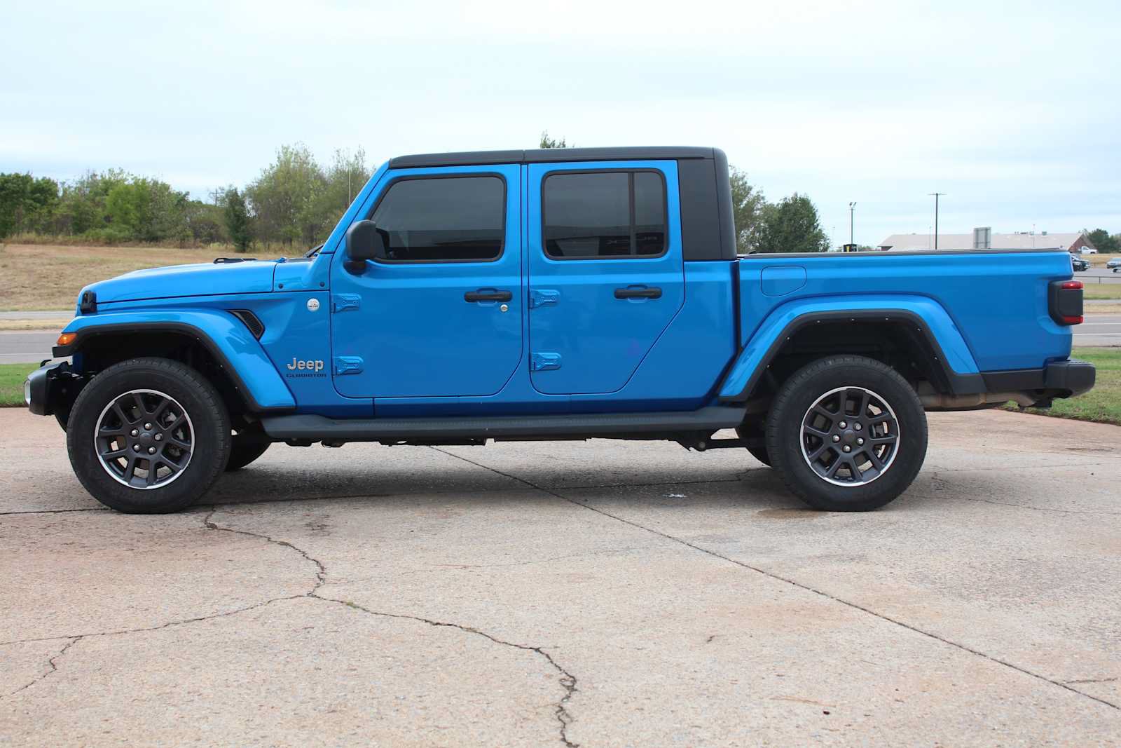 Used 2022 Jeep Gladiator Overland w/ Popular Equipment Package AWD/4WD image 7