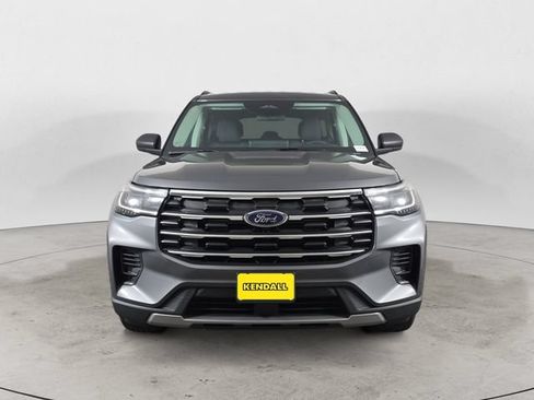 Used 2026 Ford Explorer Active AWD/4WD image 2