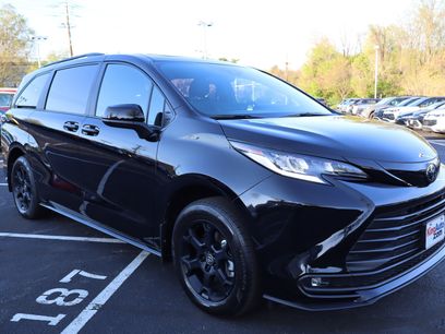 Used 2026 Toyota Sienna XLE Woodland Edition