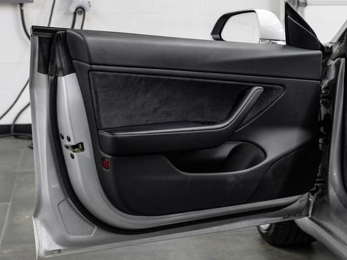 Used 2018 Tesla Model 3 Mid Range image 47