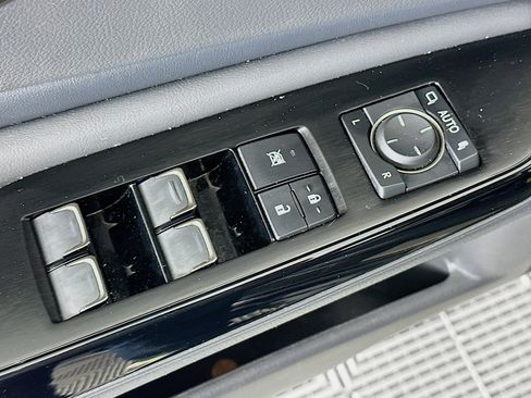 Used 2024 Lexus ES 350 w/ Premium Package image 15