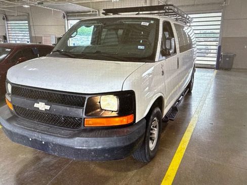 Used 2015 Chevrolet Express 3500 LS RWD image 3