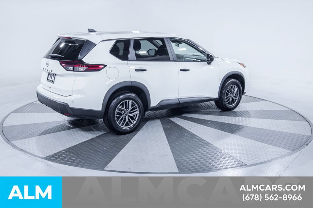 Used 2024 Nissan Rogue S FWD image 8