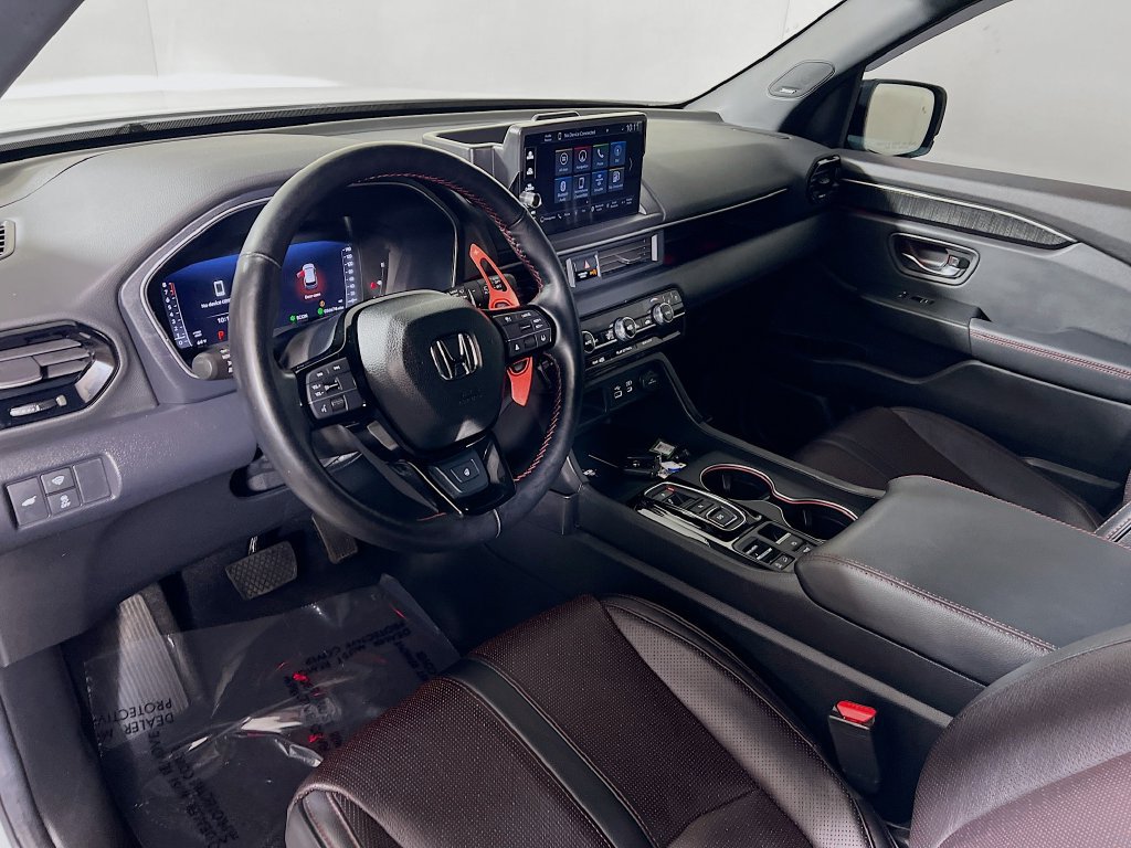 Used 2025 Honda Pilot Black Edition image 9