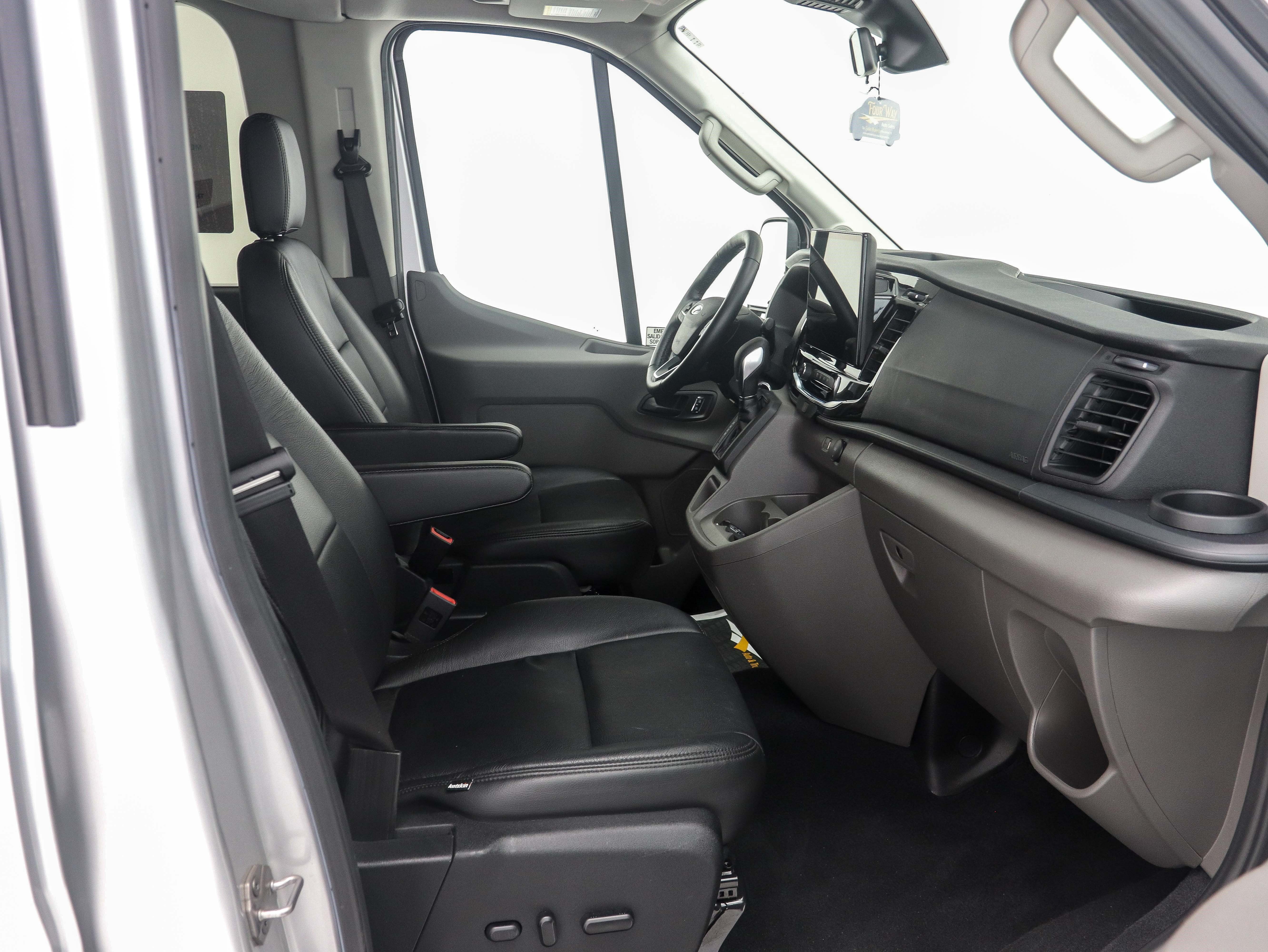 Used 2024 Ford Transit 350 XLT RWD image 18