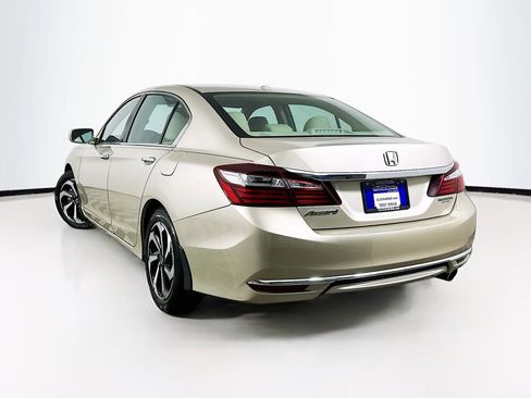 Certified 2017 Honda Accord EX-L image 6