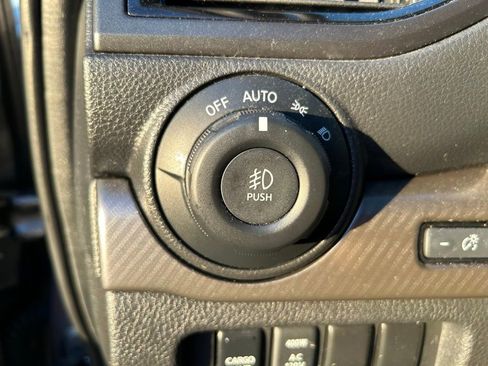 Used 2021 Nissan Titan PRO-4X w/ Pro-4x Convenience Package AWD/4WD image 21