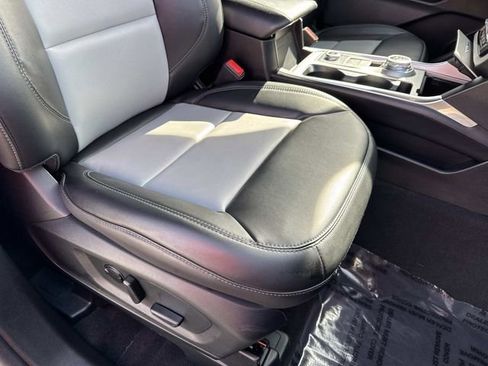Used 2023 Ford Explorer XLT w/ Equipment Group 202A image 13
