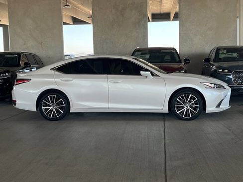 Certified 2023 Lexus ES 300h w/ Premium Package image 4