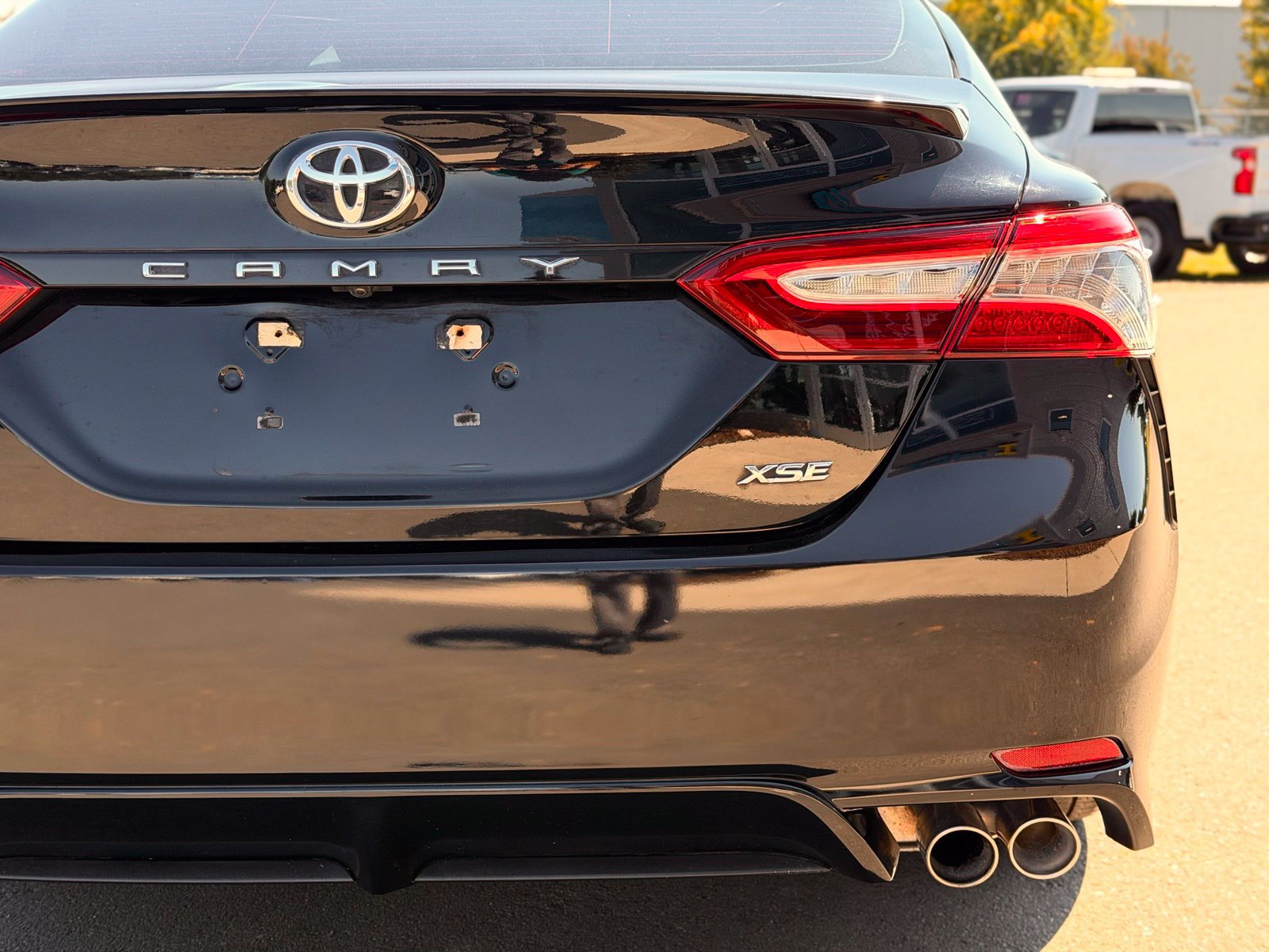 Used 2020 Toyota Camry XSE FWD image 15