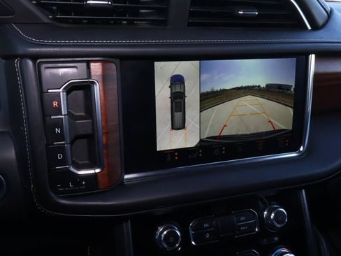Used 2024 GMC Yukon XL Denali Ultimate AWD/4WD image 38