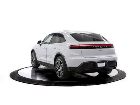 New 2026 Porsche Macan Electric RWD image 3