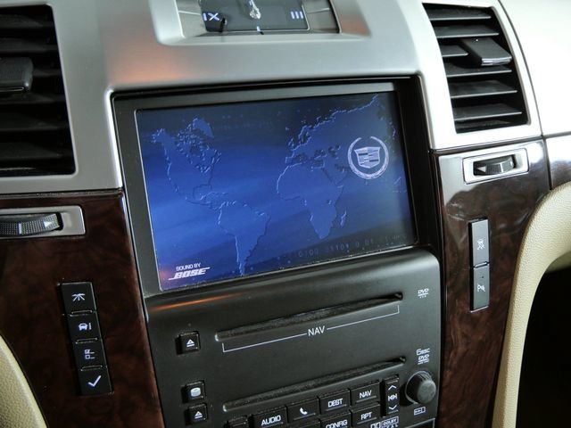 Used 2010 Cadillac Escalade Premium AWD/4WD image 21