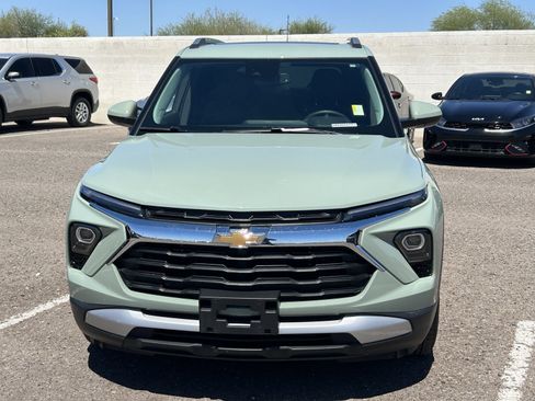 Used 2025 Chevrolet TrailBlazer LT w/ Convenience Package FWD image 7