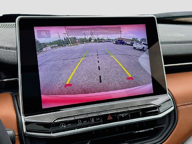 Used 2024 Jeep Compass Limited w/ Sun and Sound Group AWD/4WD image 14