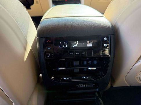 Certified 2021 Jeep Grand Cherokee L Limited AWD/4WD image 16