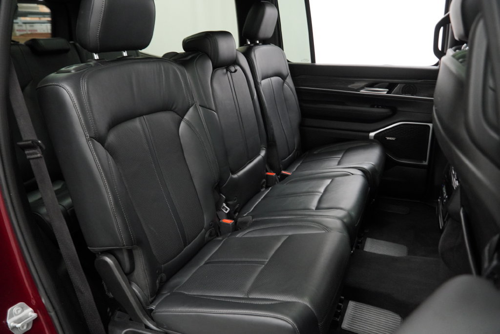 Used 2022 Jeep Wagoneer Series II w/ Premium Group I AWD/4WD image 39