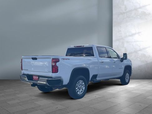 Used 2024 Chevrolet Silverado 2500 LTZ image 6