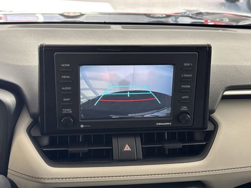 Used 2022 Toyota RAV4 XLE image 18