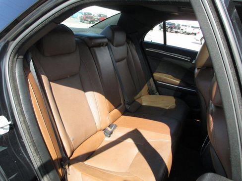 Used 2018 Chrysler 300 Limited w/ Safetytec Plus Group image 18