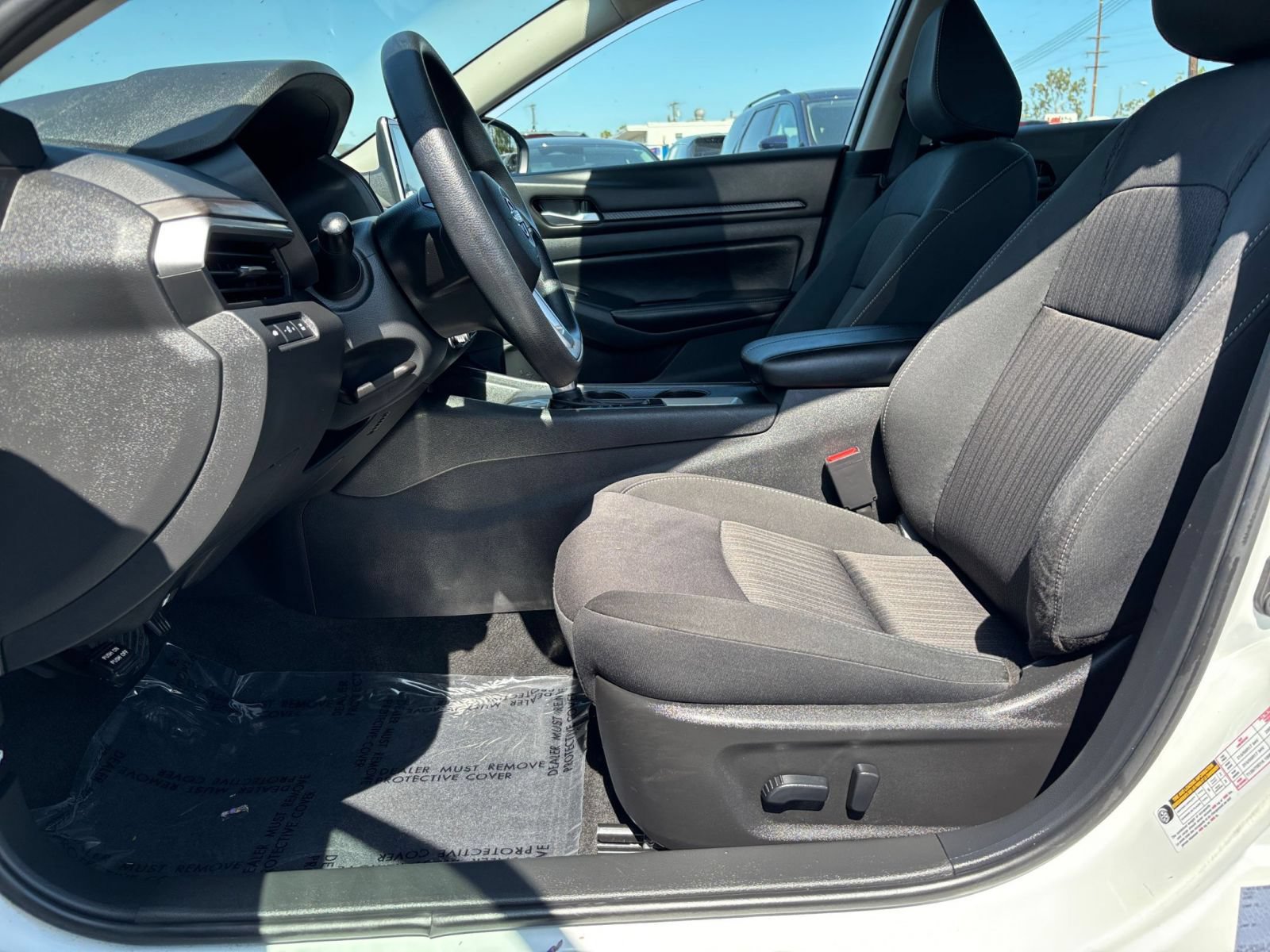 Used 2025 Nissan Altima 2.5 SV FWD image 26