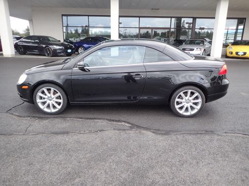 Used 2010 Volkswagen Eos Lux image 2