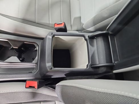 Certified 2024 Volkswagen Taos SE w/ Panoramic Sunroof Package image 27