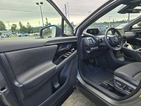 Used 2024 Toyota bZ4X XLE w/ Weather Package image 19