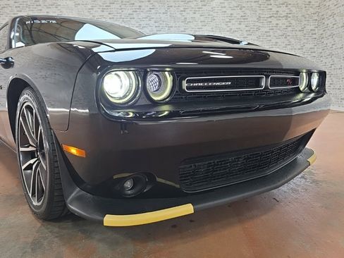 Used 2023 Dodge Challenger R/T w/ Plus Package image 8