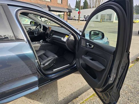 New 2026 Volvo XC60 B5 Ultra w/ Climate Package AWD/4WD image 9