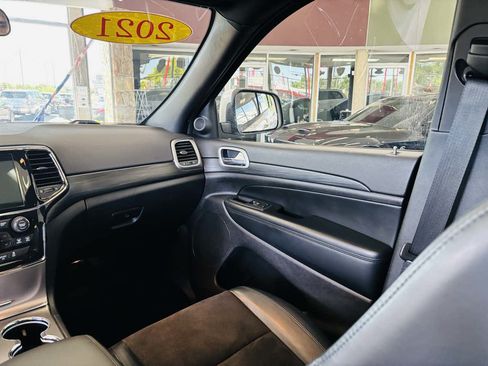 Used 2021 Jeep Grand Cherokee Laredo X AWD/4WD image 35