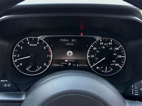 Used 2024 Nissan Rogue SV image 10