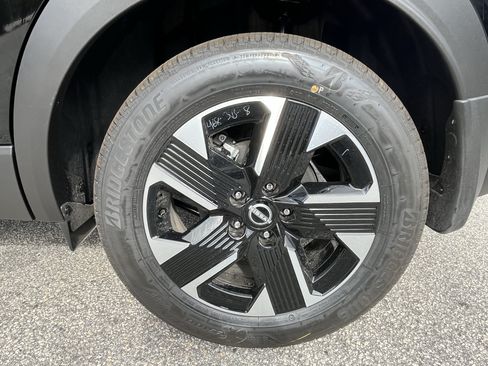 New 2026 Nissan Kicks SV w/ SV Premium Package AWD/4WD image 11