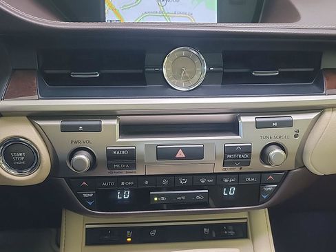 Used 2016 Lexus ES 350 w/ Navigation System Package FWD image 30