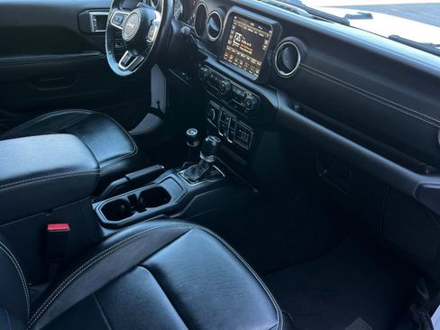 Used 2023 Jeep Wrangler Unlimited Sahara w/ Cold Weather Group AWD/4WD image 16