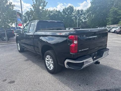 Used 2023 Chevrolet Silverado 1500 LT AWD/4WD image 3