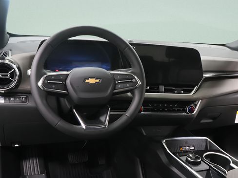 New 2026 Chevrolet Equinox LT w/ Convenience Package II AWD/4WD image 9