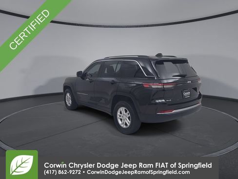 Certified 2023 Jeep Grand Cherokee Laredo AWD/4WD image 11