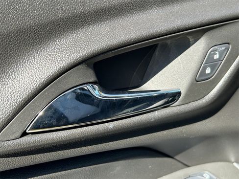 Used 2025 Chevrolet Trax RS w/ Driver Confidence Package image 17