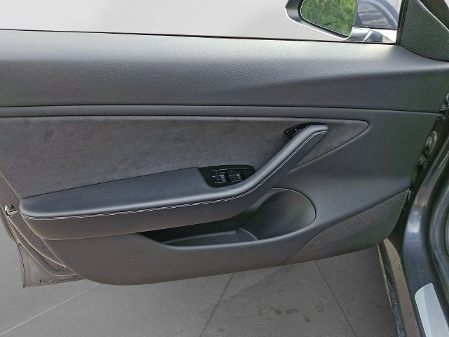 Used 2018 Tesla Model 3 Long Range RWD image 14