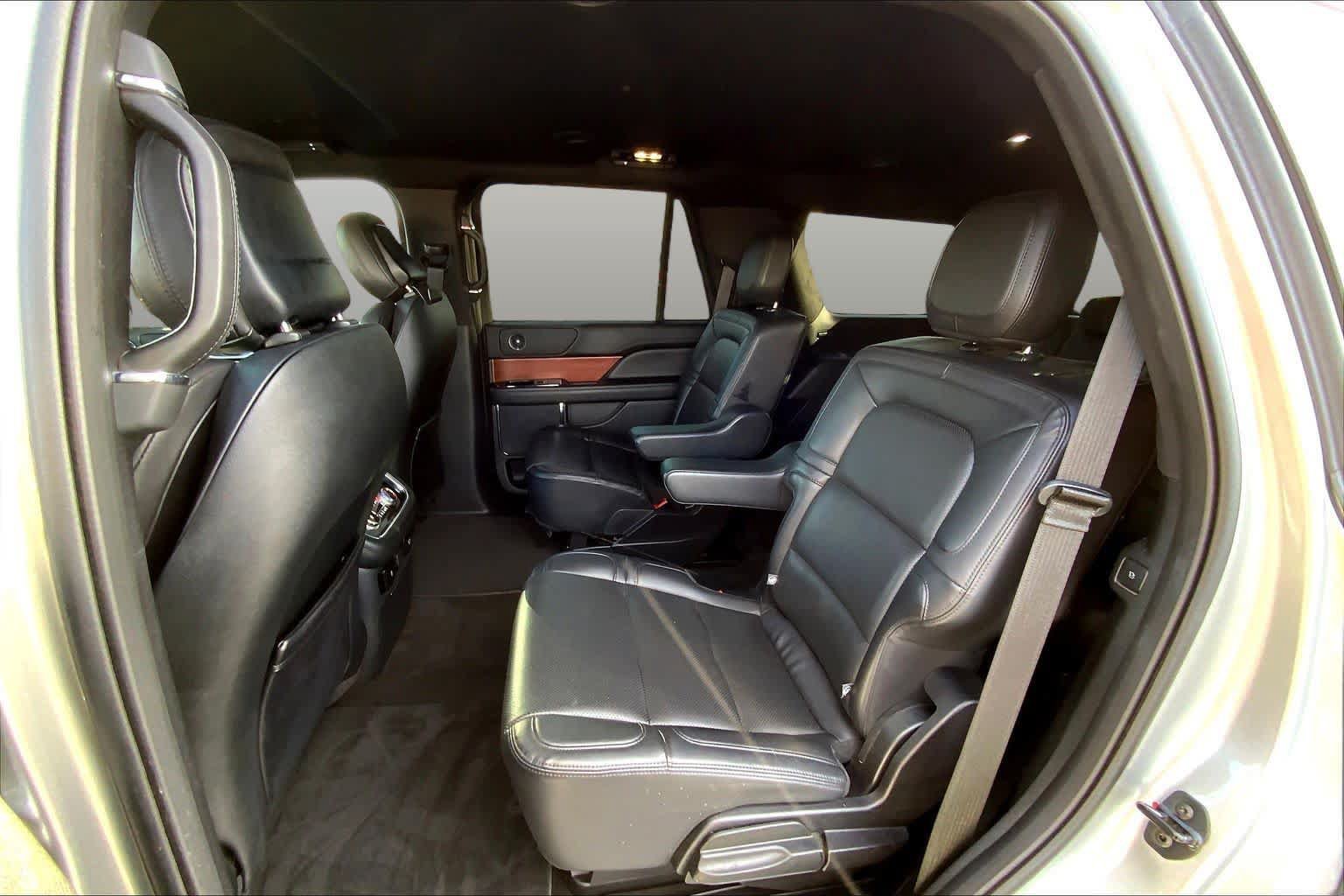 Used 2021 Lincoln Navigator 4WD image 21