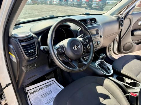 Used 2015 Kia Soul image 12
