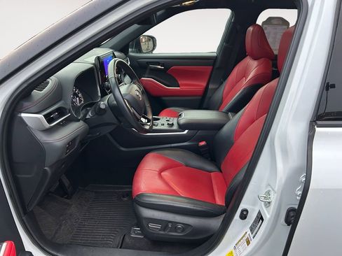 Used 2023 Toyota Highlander XSE image 15