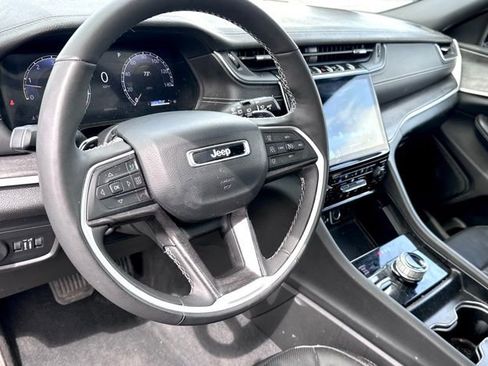 Used 2024 Jeep Grand Cherokee L Limited w/ Luxury Tech Group II image 15